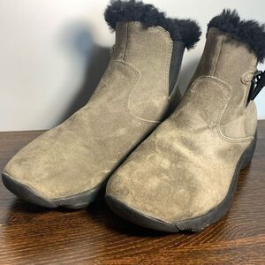 Propet Women's Fairbanks Suede Water Resistant Winter Rain Shearling Boot Size 9